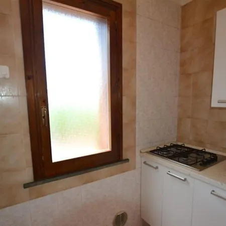 빌라 Comfort And Privacy With Fenced Garden In Lignano Riviera