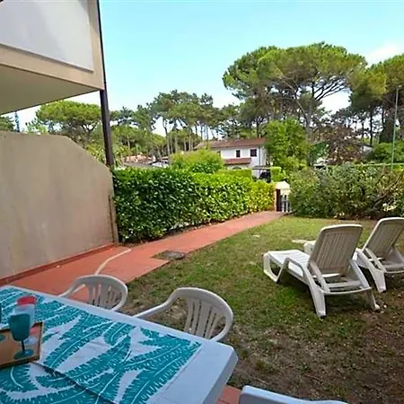 빌라 Comfort And Privacy With Fenced Garden In Lignano Riviera