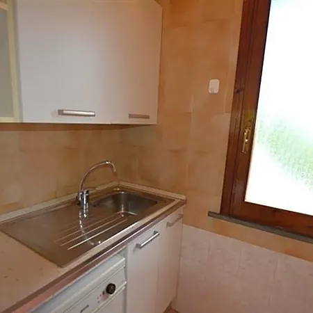 Comfort And Privacy With Fenced Garden In Lignano Riviera 리그나노 사비아도로