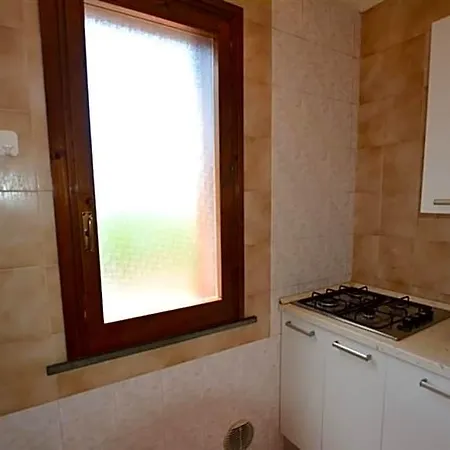 Comfort And Privacy With Fenced Garden In Lignano Riviera 빌라 *